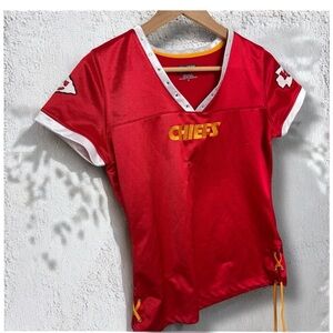✨ Vintage-Inspired Kansas City Chiefs Jersey Tee – Women’s Sz M bling Swiftie